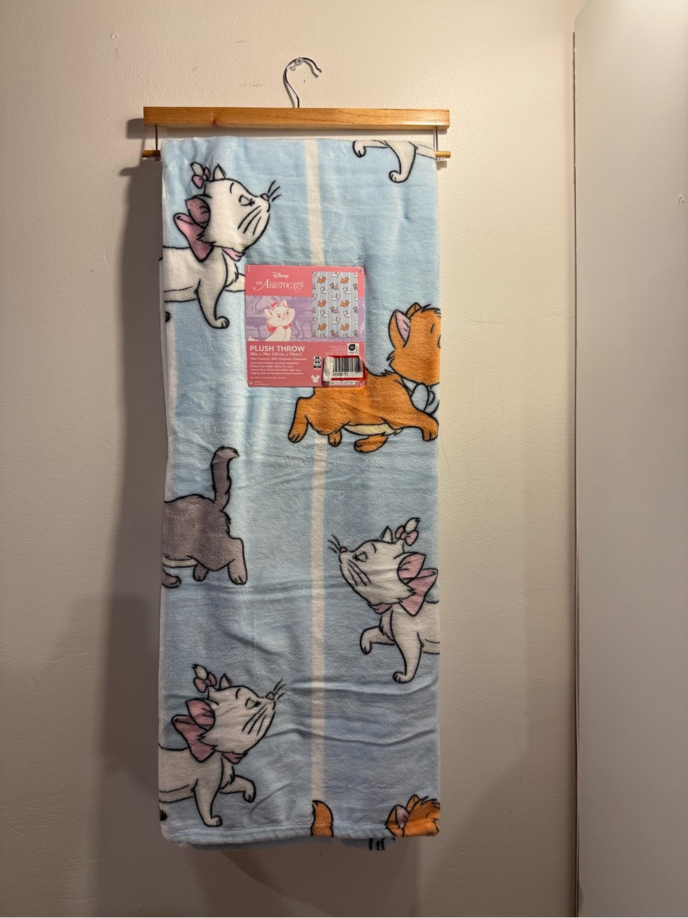 Viral The Aristocats Throw Blanket NWT